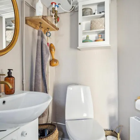 2 Bedroom Cozy In 펜션