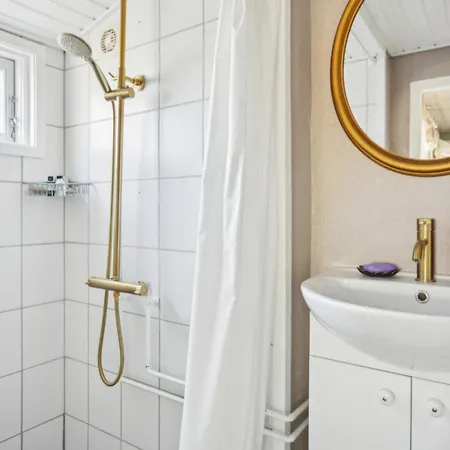 2 Bedroom Cozy In Dom wakacyjny *