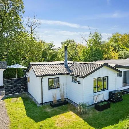 2 Bedroom Cozy In Ferienhaus Otterup