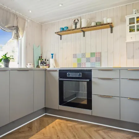 2 Bedroom Cozy In Prázdninový dům *