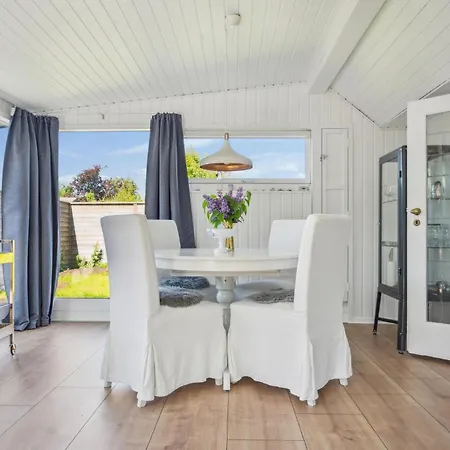 2 Bedroom Cozy In Ferienhaus *