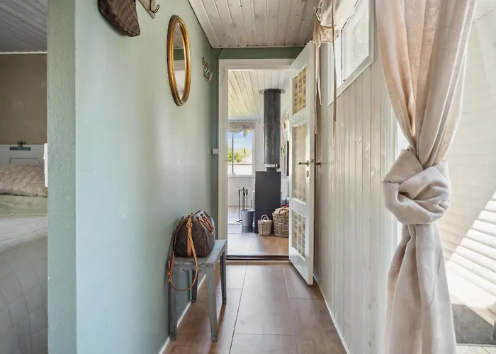 2 Bedroom Cozy In