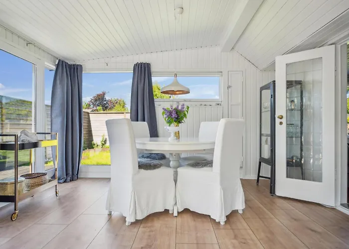2 Bedroom Cozy In Σπίτι διακοπών *